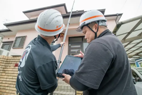 株式会社石井建装点検中の様子