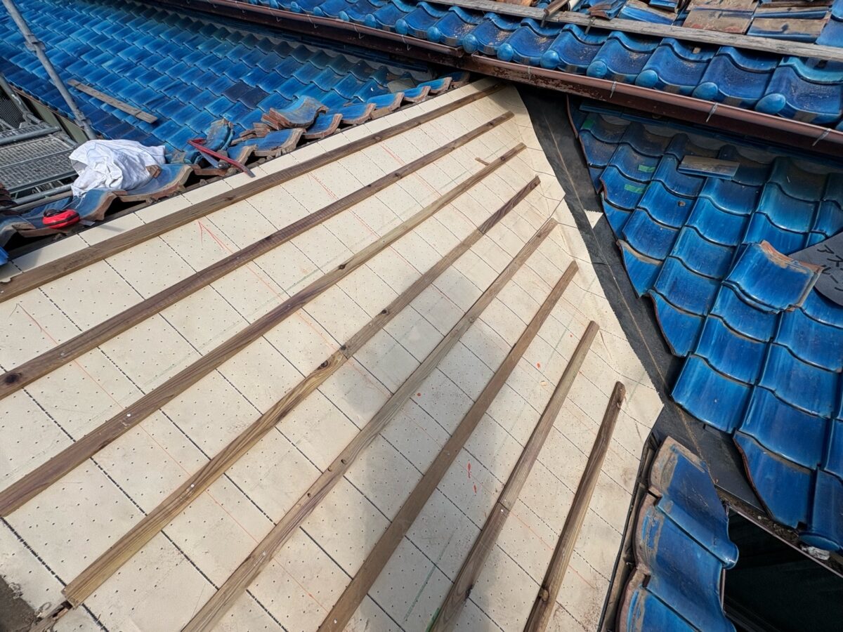 Ｋ様邸ﾙｰﾌｨﾝｸﾞ、桟木